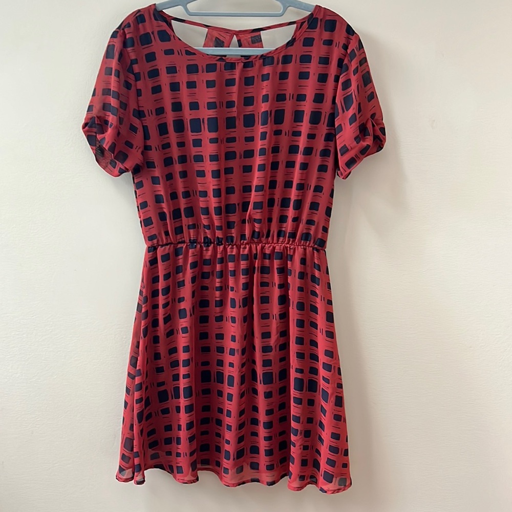 Geometric short sleeve dress with elastic waist